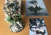 KINGDOM DEATH: MONSTER KDM FLOWER WITCH – ENCORE EDITION – DIPINTA e con ELEMENTI SCENICI