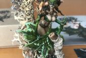 KINGDOM DEATH: MONSTER KDM FLOWER WITCH – ENCORE EDITION – DIPINTA e con ELEMENTI SCENICI