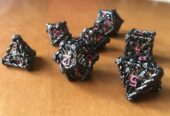 SET 7 DADI METALLICI NERO E ROSA Kickstarter + sacchetto in regalo