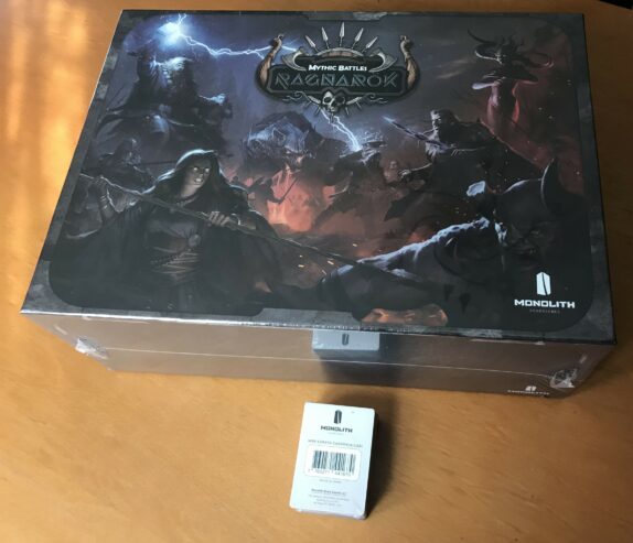 MYTHIC BATTLES: RAGNAROK + STORAGE BOX + CARTE ERRATA – Monolith Games – NUOVO SIGILLATO