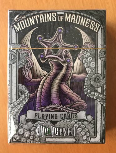 AT THE MOUNTAINS OF MADNESS PURPLE – Cthulhu Project – Lovecraft Mythos – Carte da Gioco – NUOVO SIGILLATO