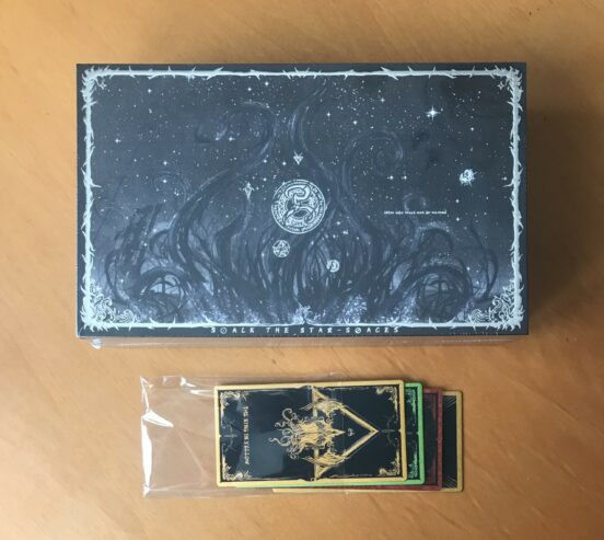 CTHULHU SERIES: THE KING IN YELLOW HYADES’ SHADE COLLECTOR’S BOX – KingStar – Carte da gioco – NUOVO SIGILLATO