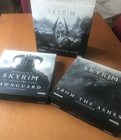 THE ELDER SCROLLS SKYRIM ADVENTURE GAME + espansione FROM THE ASHES + espansione DAWNGUARD – Edizione GAMEFOUND